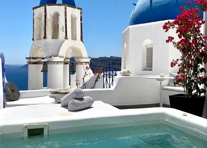 Willa Santo Blue Horizon - The Blue Domes View