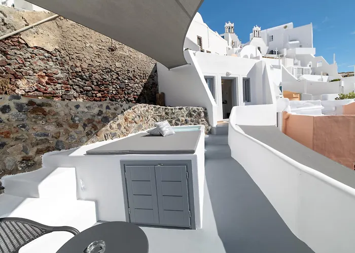 Santo Blue Horizon - The Blue Domes View