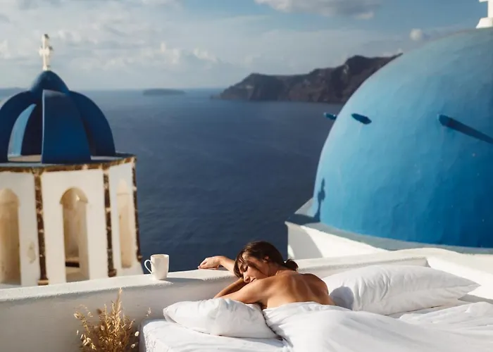 Santo Blue Horizon - The Blue Domes View Oia (Santorini)