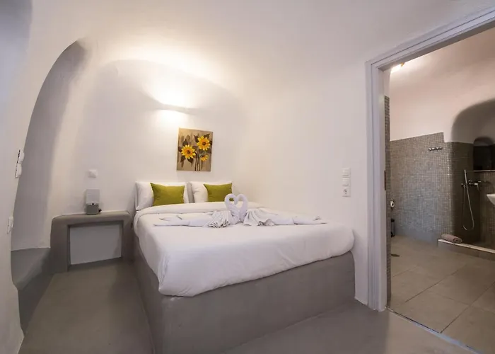 Santo Blue Horizon - The Blue Domes View * 伊亚