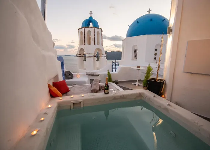 Santo Blue Horizon - The Blue Domes View