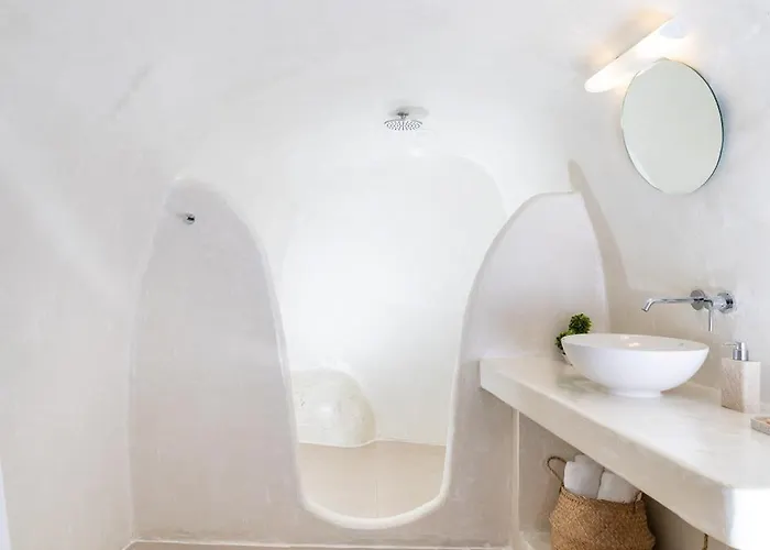 Santo Blue Horizon - The Blue Domes View *