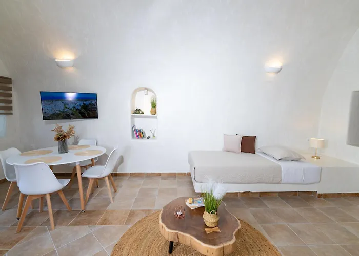 Santo Blue Horizon - The Blue Domes View