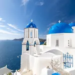 Willa Santo Blue Horizon - The Blue Domes View *
