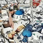 Santo Blue Horizon - The Blue Domes View * Oia