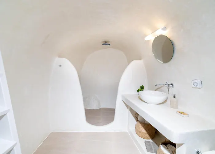 Santo Blue Horizon - The Blue Domes View * أويا